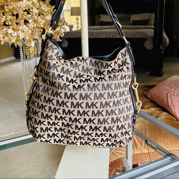 Michael Kors MK logo hobo bag - Picture 4 of 8